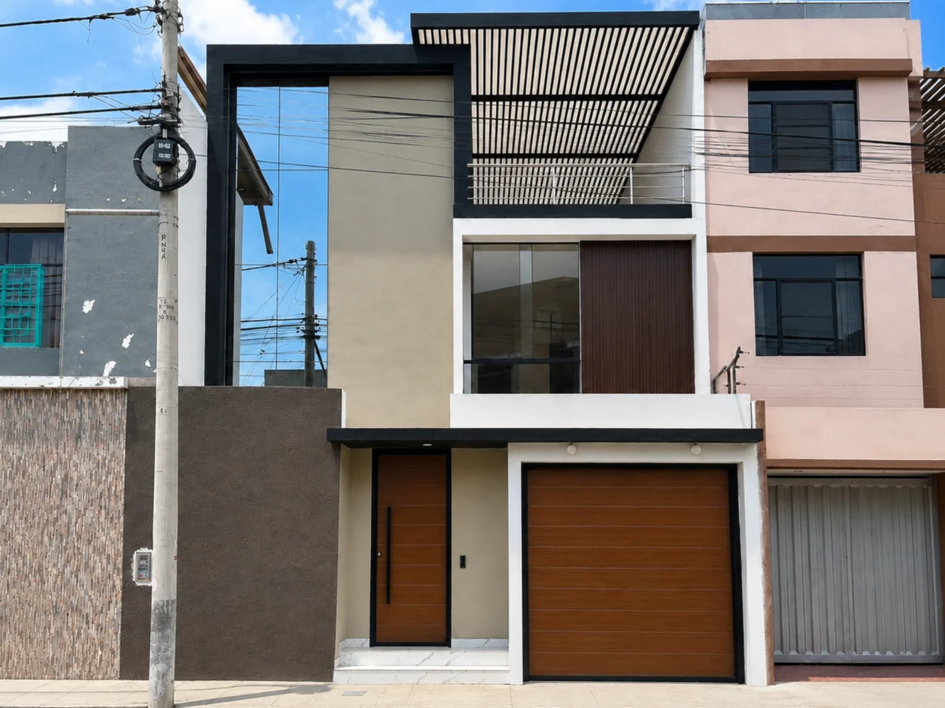 CASA MODERNA EN VENTA | MIRAFLORES COUNTRY CLUB – CASTILLA, PIURA