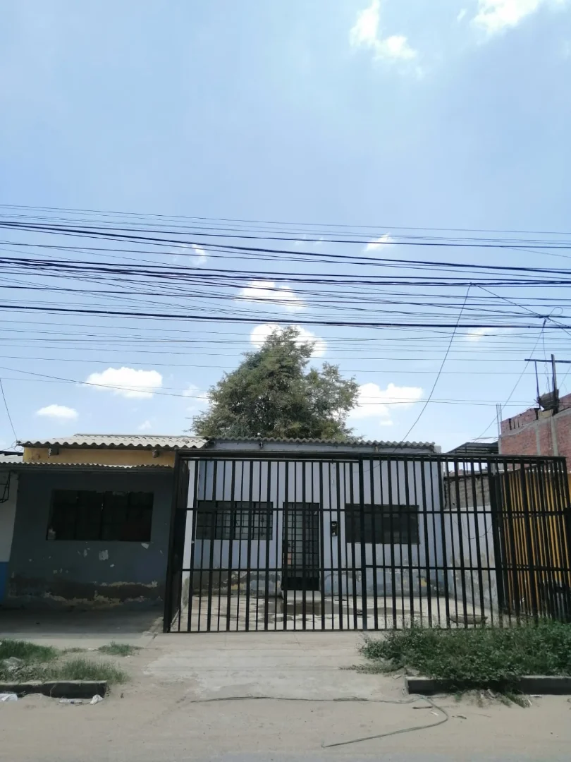 LOCAL COMERCIAL IDEAL PARA EMPRESAS - UBICADO FRENTE A SENCICO