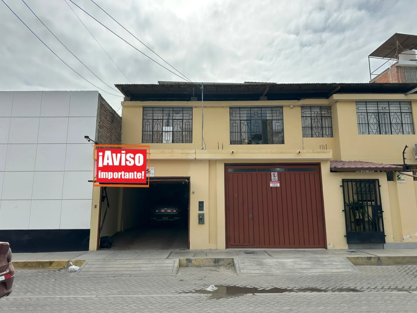 ALQUILER DE LOCAL COMERCIAL - 3 NIVELES + TERREZA - AVENIDA TAMBOGRANDE